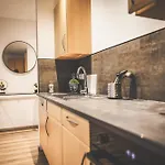 Moderne Mit Kochinsel In Zentral Ruhig Und Netflix - Erstbezug Wehome Komfort Sinsheim