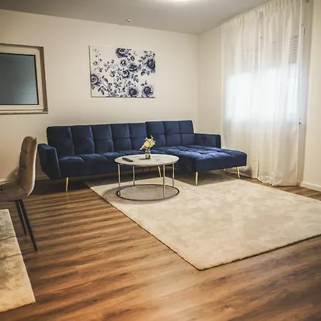 Moderne Mit Kochinsel In Zentral Ruhig Und Netflix - Erstbezug Wehome Komfort Sinsheim