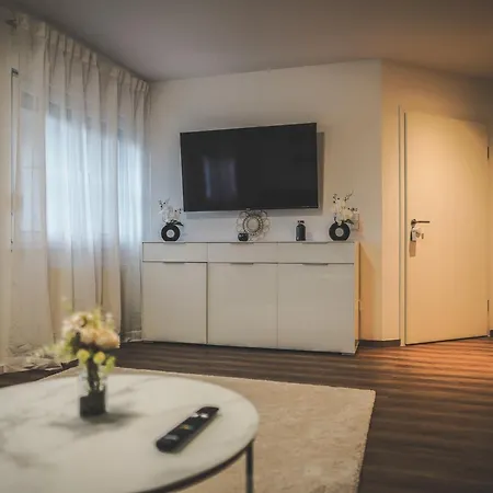 Moderne Mit Kochinsel In Zentral Ruhig Und Netflix - Erstbezug Wehome Komfort * Sinsheim