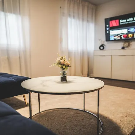Lejlighed Moderne Mit Kochinsel In Zentral Ruhig Und Netflix - Erstbezug Wehome Komfort *