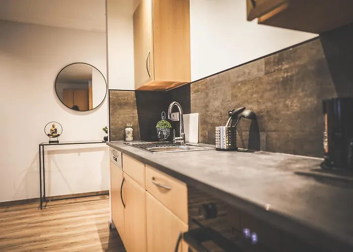 Moderne Mit Kochinsel In Zentral Ruhig Und Netflix - Erstbezug Wehome Komfort * Sinsheim